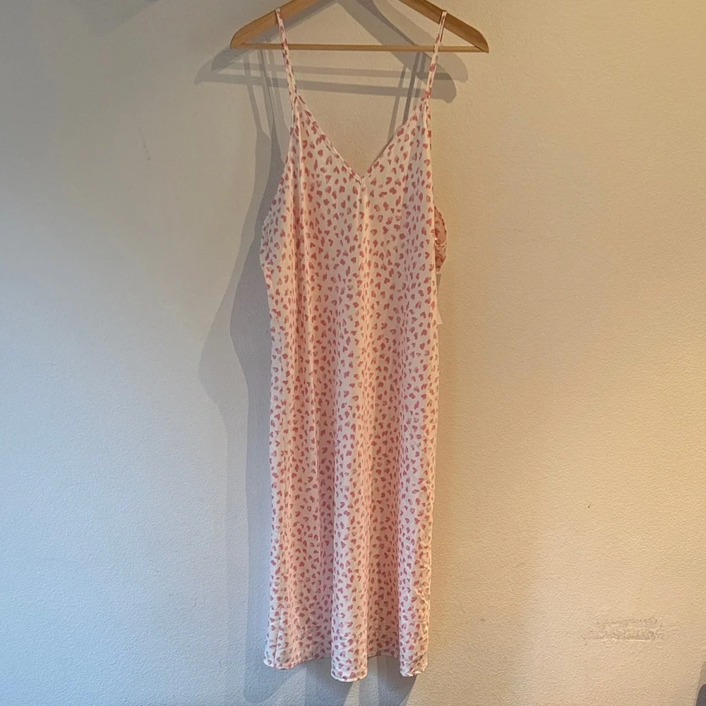 🆕 Nordstrom Rack Satin Midi Pink Chemise with Heart Pattern, Size XL